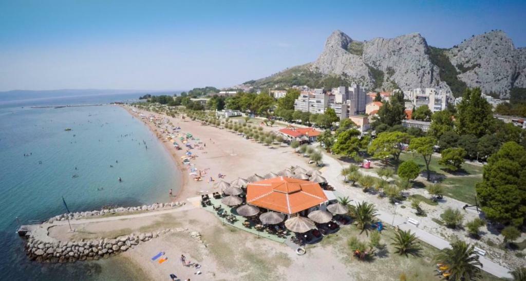 Lighthouse Central Apartments Omis Bagian luar foto